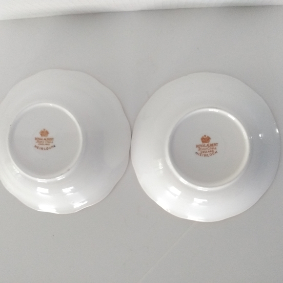 Royal Albert Heirloom Bowls 5.5 Inch - Picture 3 of 5